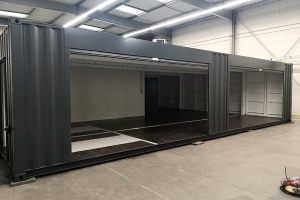Conteneur structure d'exposition avec conteneur bureau attenant