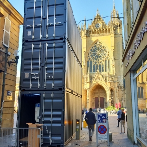 Tour de projection Mapping Cathédrale de METZ - CONSTELLATIONS 2019 | Conteneurs aménagés par CONTAINERLAND.fr