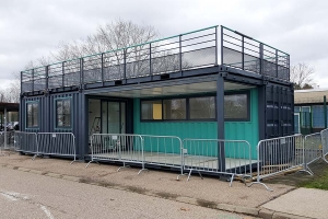 Aménagement Conteneur restaurant avec terrasse pour PSA