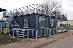 Conteneur restaurant avec terrasse pour PSA