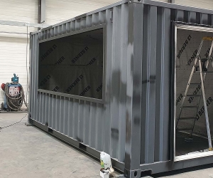 Fabrication d'un conteneur SNACK'CUBE | Installation des ouvertures